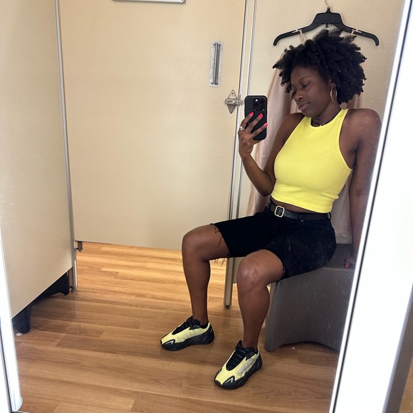 ADIDAS Yeezy Boost 700 MNVN Phosphor 2022 !!!FREE SHIPPING!!! - Picture 7 of 7